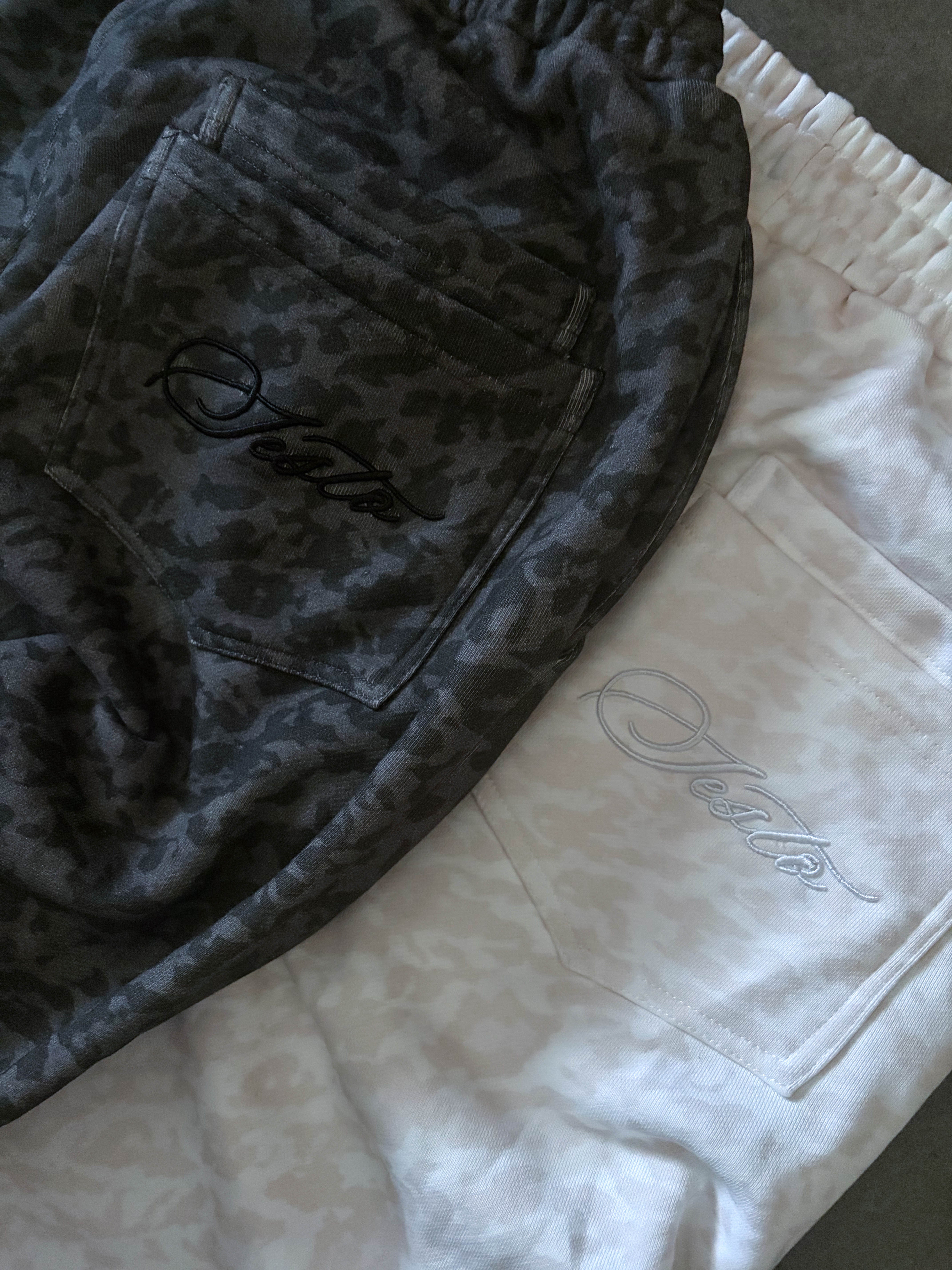 "Panthera" Sweatpants - Arctic